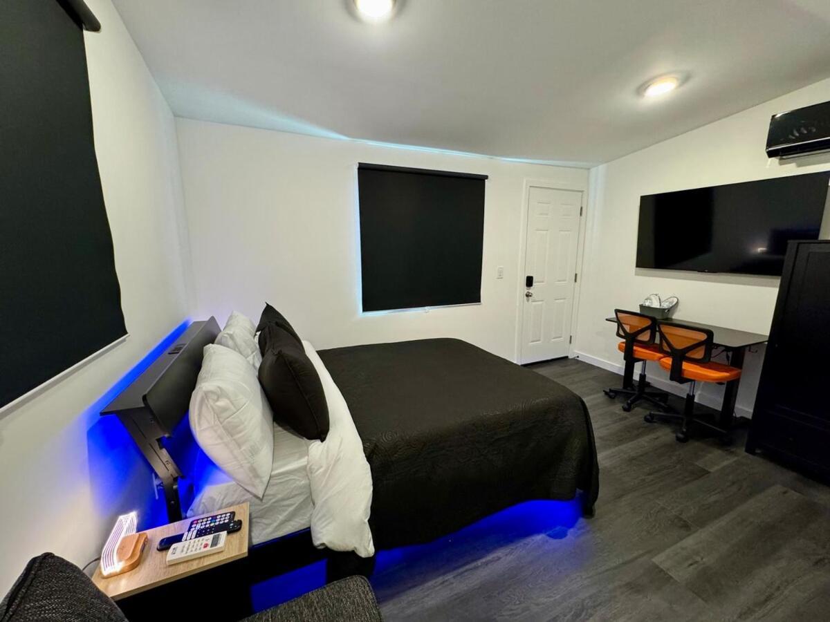 Your Downtown Cozy Studio With Backyard Unit C Феникс Экстерьер фото