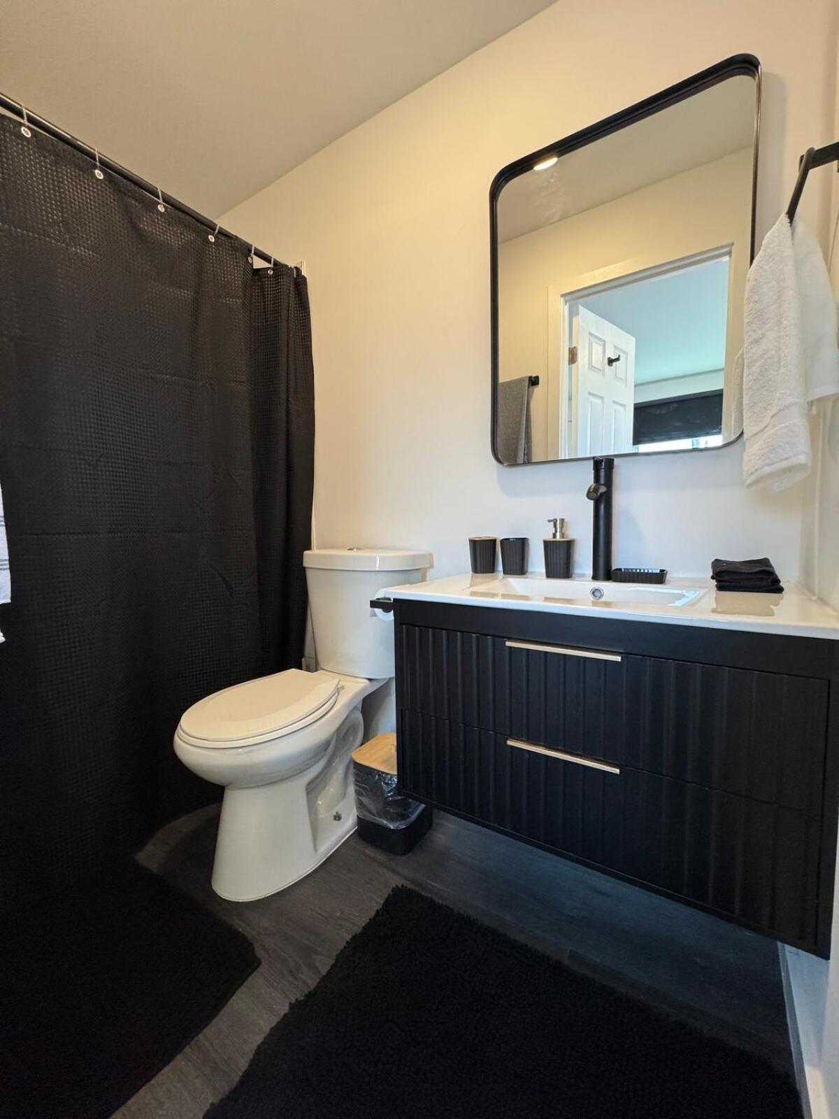 Your Downtown Cozy Studio With Backyard Unit C Феникс Экстерьер фото